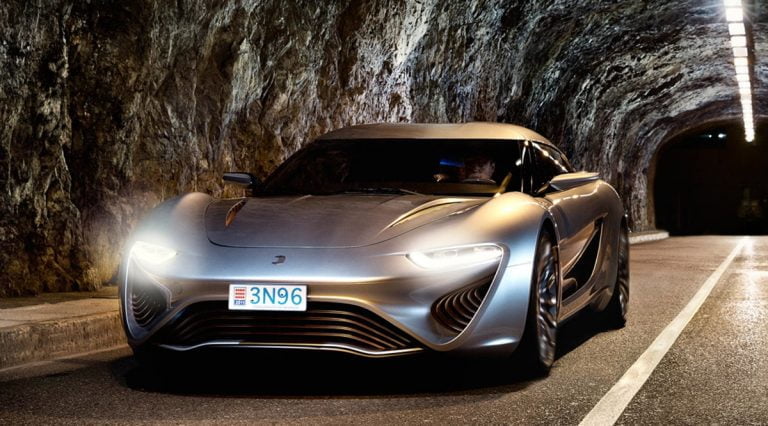 Tuzlu Su ile Giden Spor Otomobil