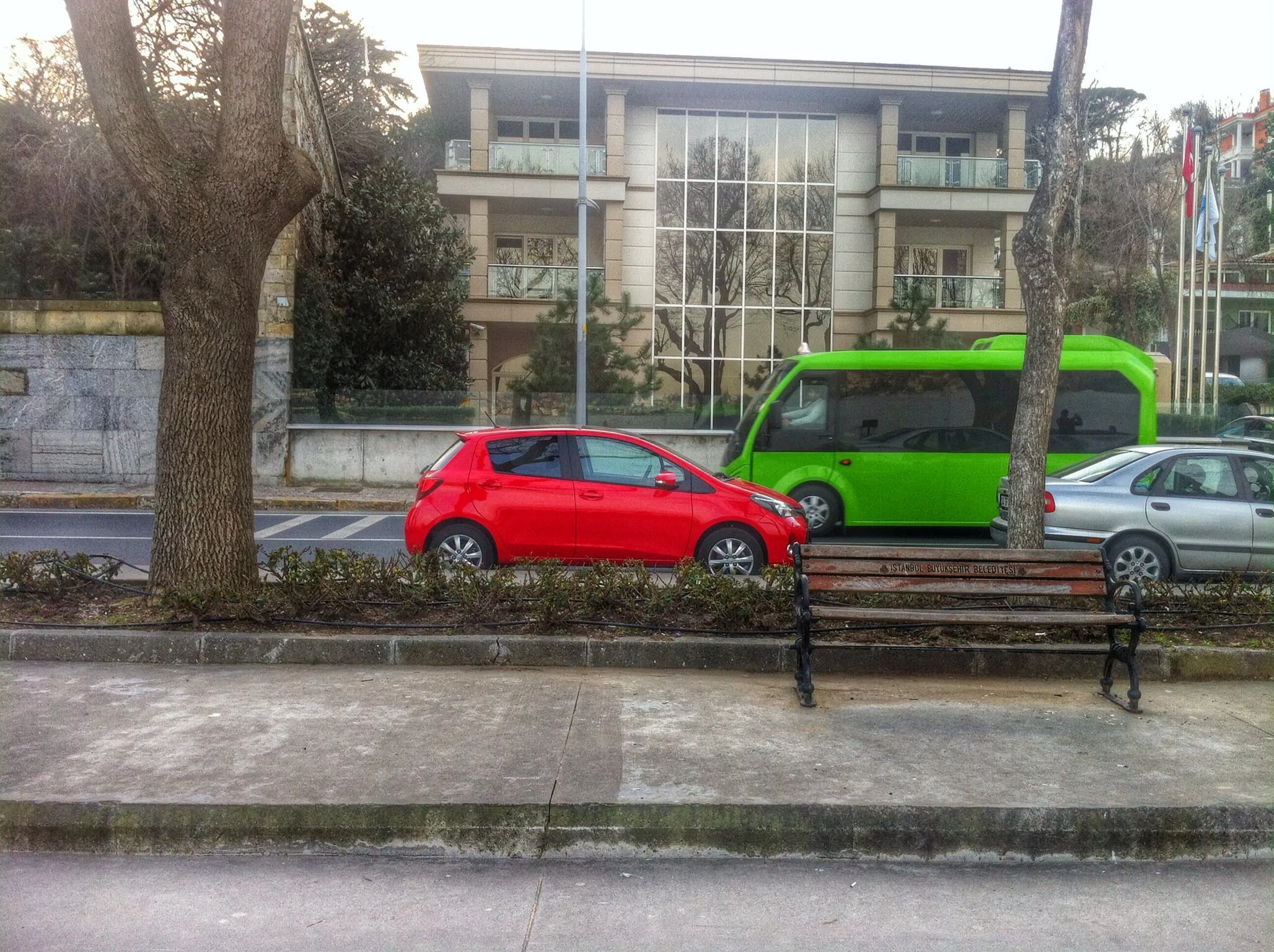 Toyota Yaris 1.3 benzinli mutidrive snapseed dış mekan sahil (12)
