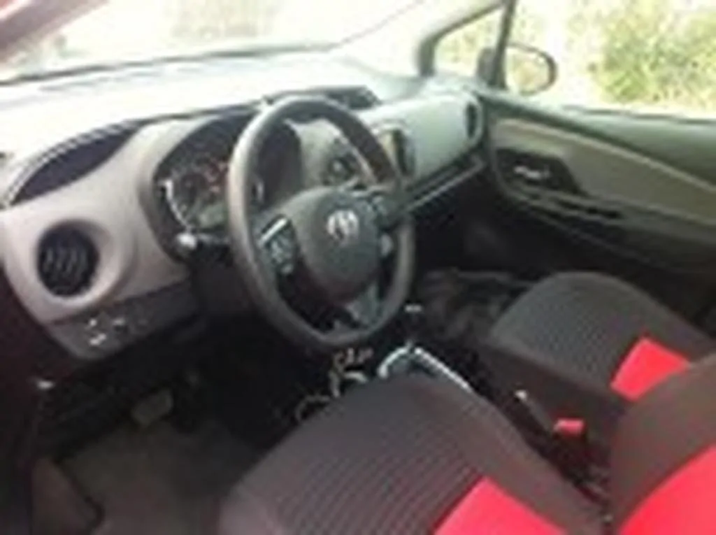 Toyota Yaris 1.3 multidrive iç tasarım (1)