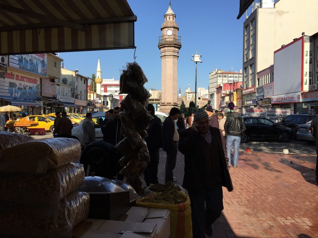 samsun-gezilecek-yerler-saathane-meydani