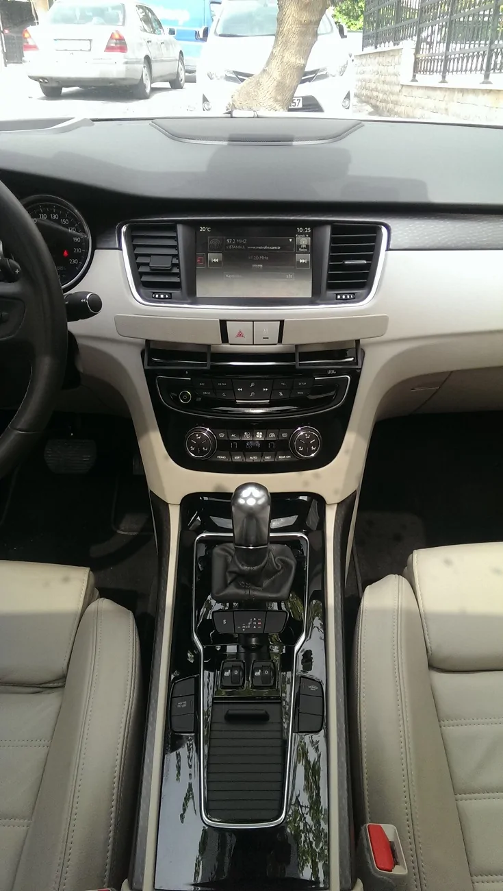 Peugeot 508 iç tasarım 1