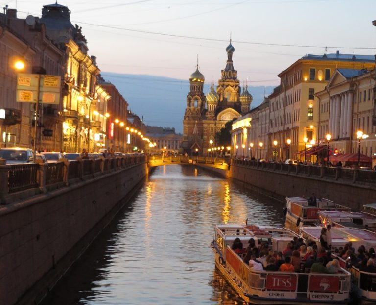 St Petersburg Gezi Rehberi