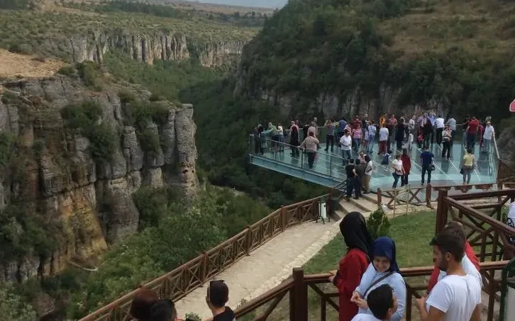 Tokatlı kanyonu Kristal Cam Seyir Terası