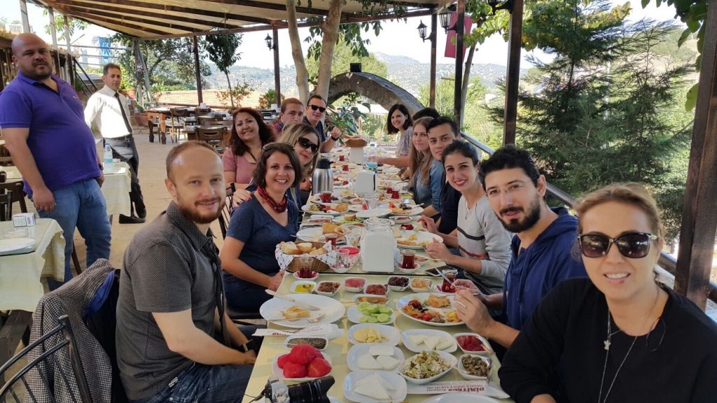 dimitros restaurantta kahvaltı Ege'nin Saklı Köyleri