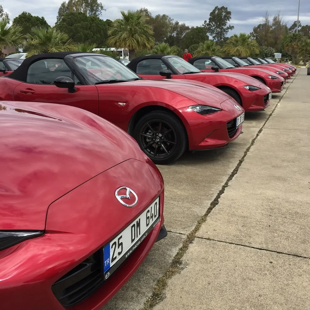 Dalaman Havalimanı'nda bizi bekleyen yeni mazda MX-5'ler
