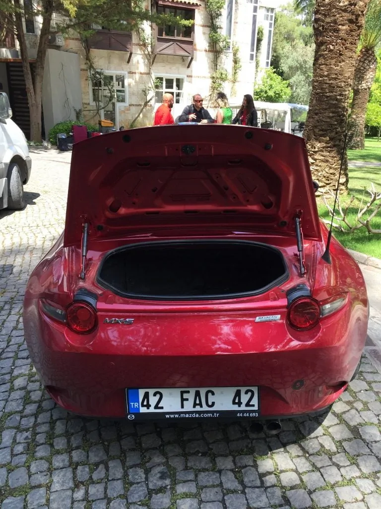 Mazda MX-5 Miata bagaj hacmi 2