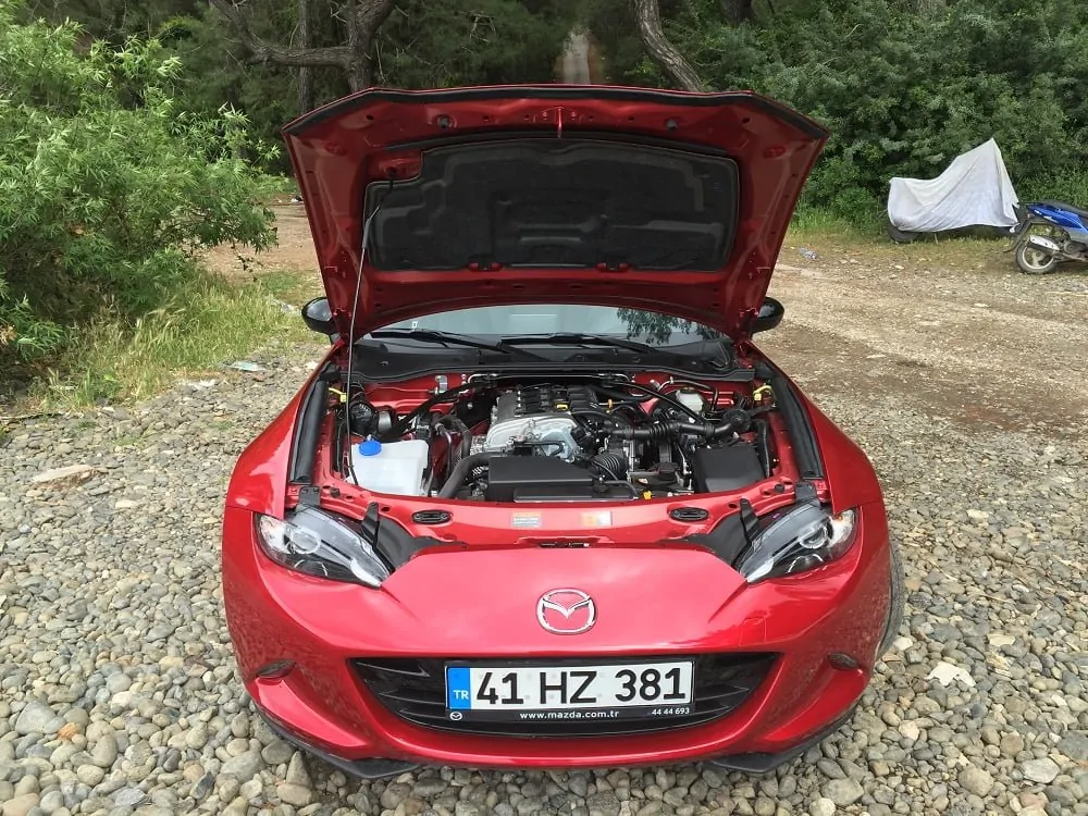 Mazda MX-5 Miata motor