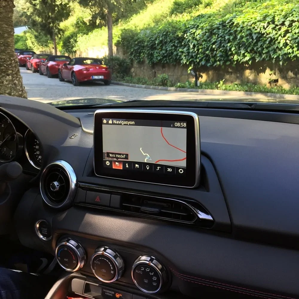 Mazda MX 5 multimedya ekranı