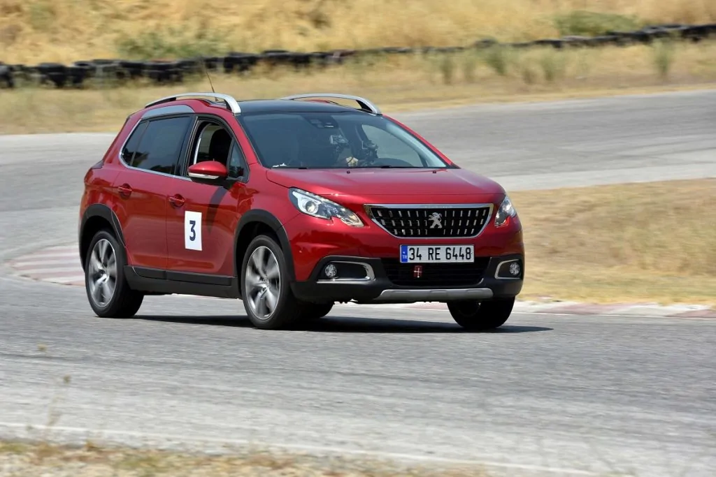 Peugeot 2008_001