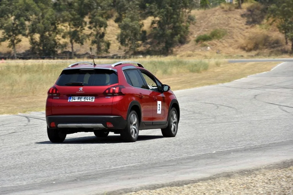 Peugeot 2008_002