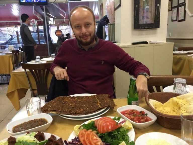 Asiller Kebap | Bakırköy’de Bir Lahmacun Efsanesi