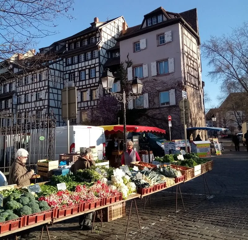 Fransa Colmar Gezi Rehberi Colmar Gezilecek Yerler pazar yeri
